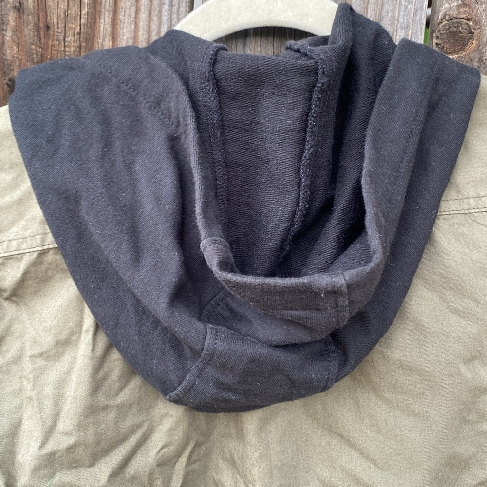 🧥 - Picture 10 of 12